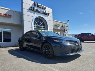 Used 2019 Toyota Camry LE image 1