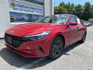 Used 2022 Hyundai Elantra SEL w/ Preferred Accessory Package image 1