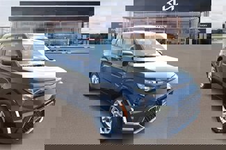 New 2025 Kia Soul LX image 1