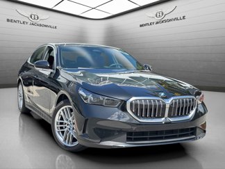 Used 2024 BMW 530i xDrive image 1