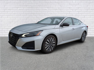 Used 2024 Nissan Altima 2.5 SV image 1