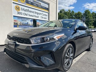 Certified 2022 Kia Forte LXS image 1