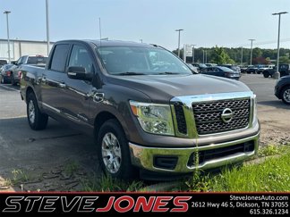 Used 2017 Nissan Titan SV image 1