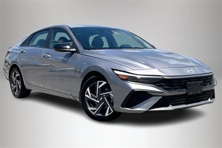 Used 2025 Hyundai Elantra Sport image 1