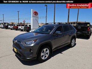 Used 2021 Toyota RAV4 XLE image 1
