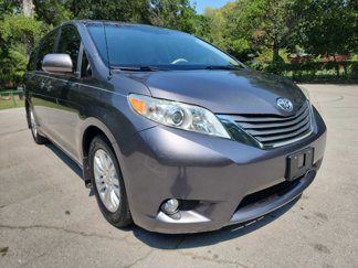 Used 2013 Toyota Sienna XLE image 1