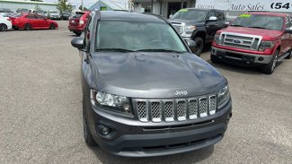 Used 2016 Jeep Compass Latitude image 1