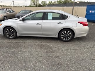 Used 2016 Nissan Altima 2.5 SV w/ Convenience Package image 1