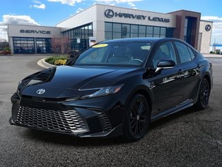 Used 2025 Toyota Camry SE image 1