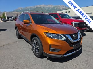 Used 2020 Nissan Rogue SV w/ Premium Package image 1