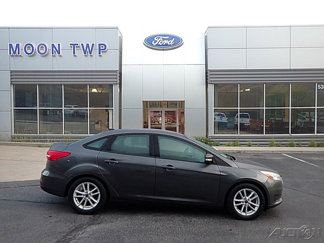 Used 2018 Ford Focus SE w/ Cold Weather Package image 1