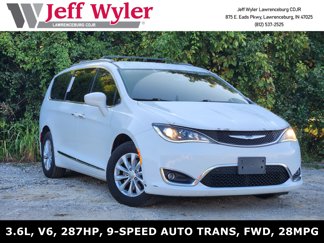 Used 2017 Chrysler Pacifica Touring-L video 1