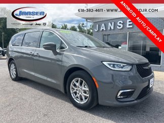 Used 2022 Chrysler Pacifica Touring-L image 1