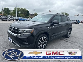 Used 2022 Volkswagen Taos SE image 1