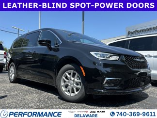 New 2026 Chrysler Pacifica Select image 1