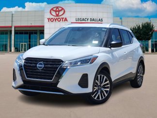 Used 2022 Nissan Kicks SV image 1