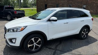 Used 2017 Kia Sorento EX image 1