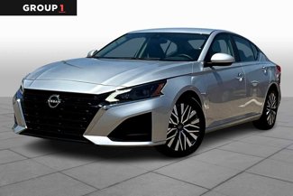 Used 2023 Nissan Altima 2.5 SV image 1