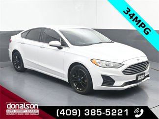 Used 2020 Ford Fusion SE image 1
