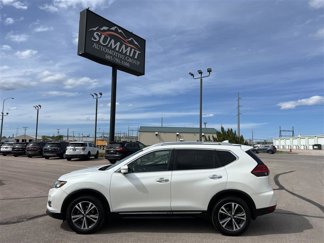 Used 2017 Nissan Rogue SL w/ SL Premium Package image 1