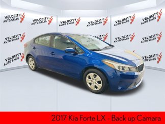 Used 2017 Kia Forte LX image 1