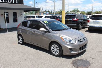 Used 2017 Hyundai Accent SE image 1