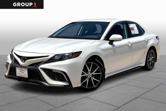 Used 2023 Toyota Camry SE image 1