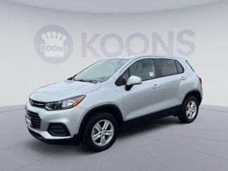 Used 2022 Chevrolet Trax LS w/ Tint and Cruise Package image 1