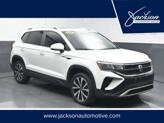 Used 2022 Volkswagen Taos SE w/ Panoramic Sunroof Package image 1
