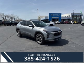 Used 2025 Chevrolet Trax LT w/ Sunroof Package image 1