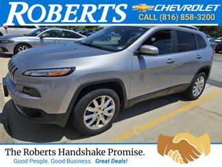 Used 2017 Jeep Cherokee Limited image 1