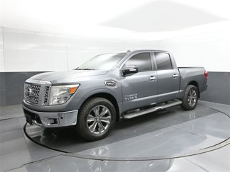 Used 2017 Nissan Titan SV image 1