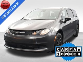 Used 2023 Chrysler Voyager LX image 1
