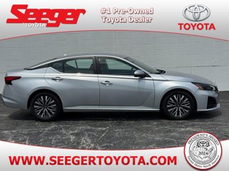 Used 2023 Nissan Altima 2.5 SV image 1