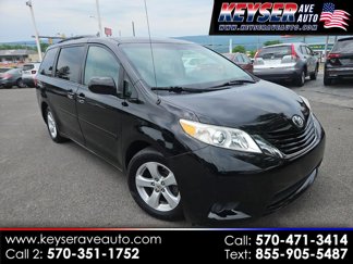Used 2011 Toyota Sienna LE image 1