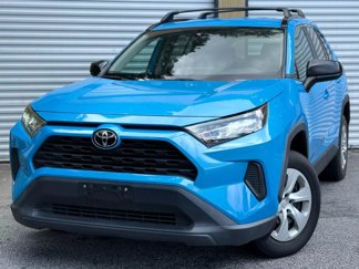 Used 2019 Toyota RAV4 LE image 1