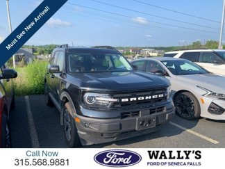 Used 2024 Ford Bronco Sport Outer Banks w/ Tech Package image 1