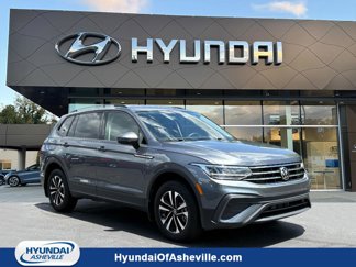 Used 2023 Volkswagen Tiguan S image 1