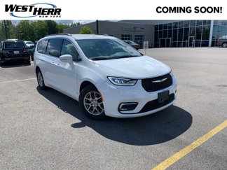 Used 2021 Chrysler Pacifica Touring image 1