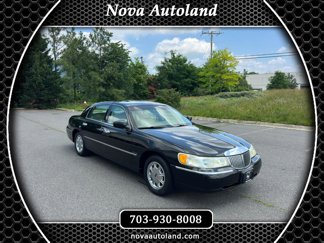 Used 2001 Lincoln Town Car Signature image 1