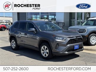 Used 2022 Toyota RAV4 LE image 1