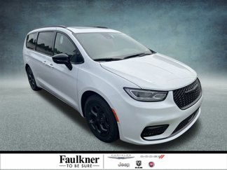 New 2025 Chrysler Pacifica Premium image 1