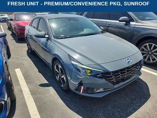Used 2022 Hyundai Elantra SEL w/ Convenience + Premium Package image 1