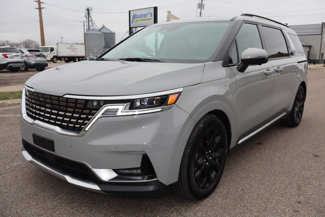 Used 2022 Kia Carnival SX Prestige image 1
