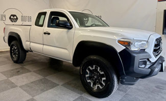 Used 2018 Toyota Tacoma SR image 1
