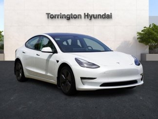 Used 2022 Tesla Model 3 Standard Range image 1