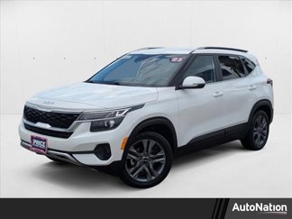 Used 2023 Kia Seltos S w/ Navigation Package image 1