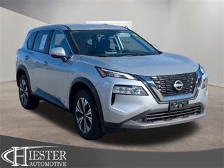 Used 2022 Nissan Rogue SV image 1