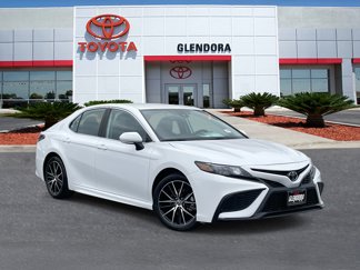 Used 2023 Toyota Camry SE image 1
