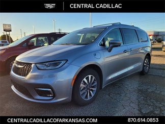 Used 2021 Chrysler Pacifica Touring-L image 1